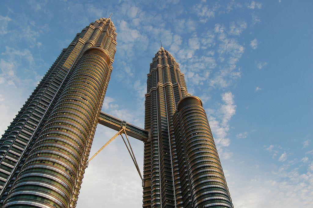 petronas-towers-kuala-lumpur برج های دوقلوی پتروناس کوالالامپور