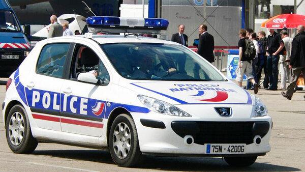 دیپلمات فرانسوی متهم به مشارکت در حملات تروریستی به مسلمانان دیپلمات فرانسوی متهم به مشارکت در حملات تروریستی به مسلمانان بازداشت شد