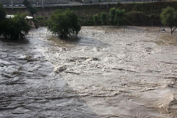 رودخانه های شیراز طغیان کرد