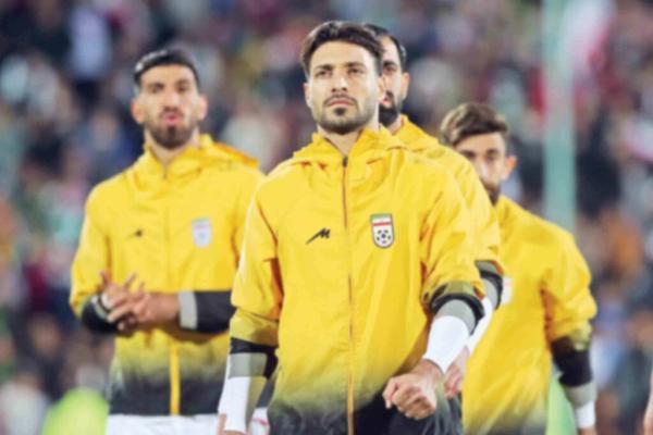 شجاع خلیل زاده قرمزپوش شد ، ستاره تیم ملی در ایران ماند