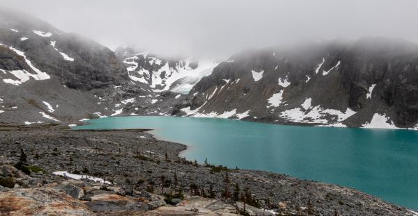 تماشای طبیعت جادویی کانادا در Wedgemount Lake Trail