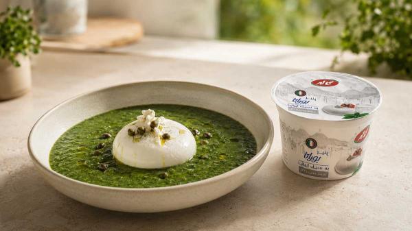 طرز تهیه سوپ سبز سرد با بوراتا؛ پیش غذای آسان و بدون پخت